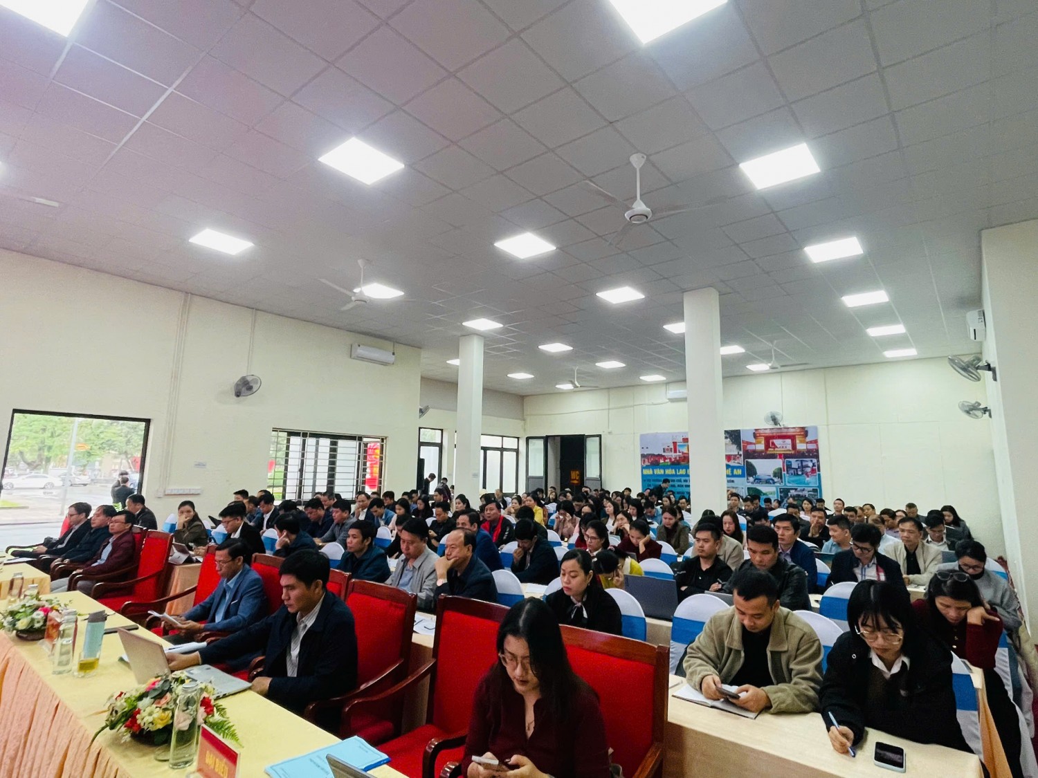 Trung tâm Hỗ trợ, Tư vấn Tài chính tập huấn Luật Đấu thầu Cho cán bộ Công chức các sơ, ngành và địa phương trên toàn tỉnh.